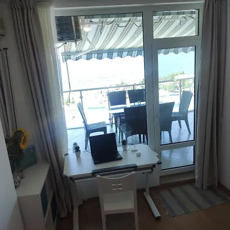 Apartment Silver A28